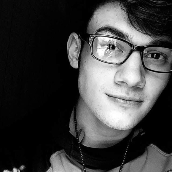 Meet your Posher, Riley - Picture 1 of 1